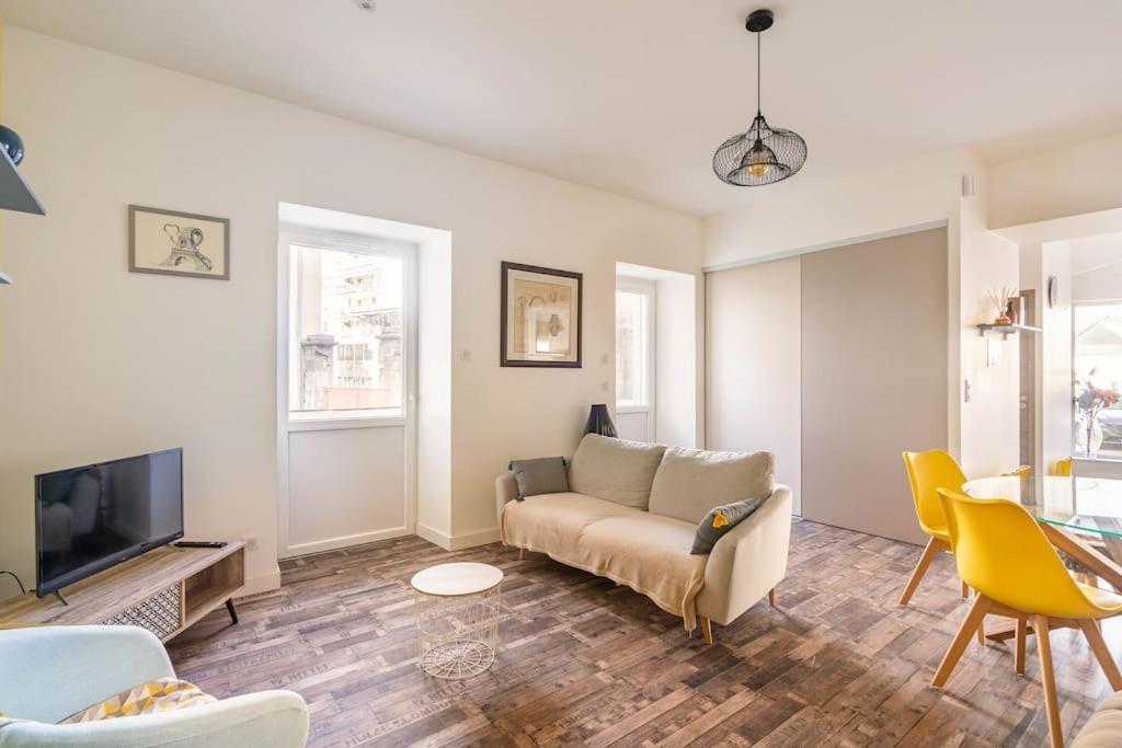 Superbe Appartement Avec Parking Gratuit Lons-le-Saunier Exterior foto